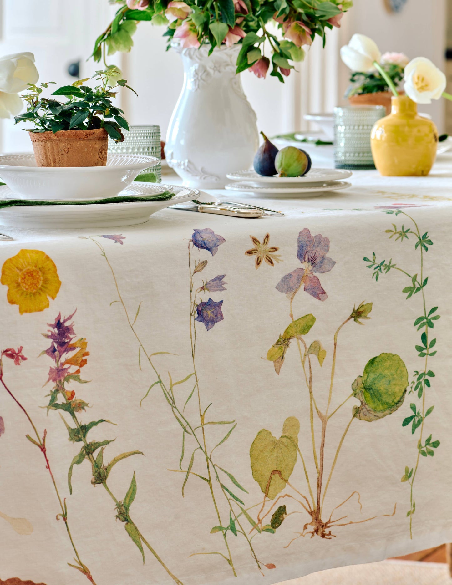 Fête des Fleurs Table Cloth - 65" x 98"