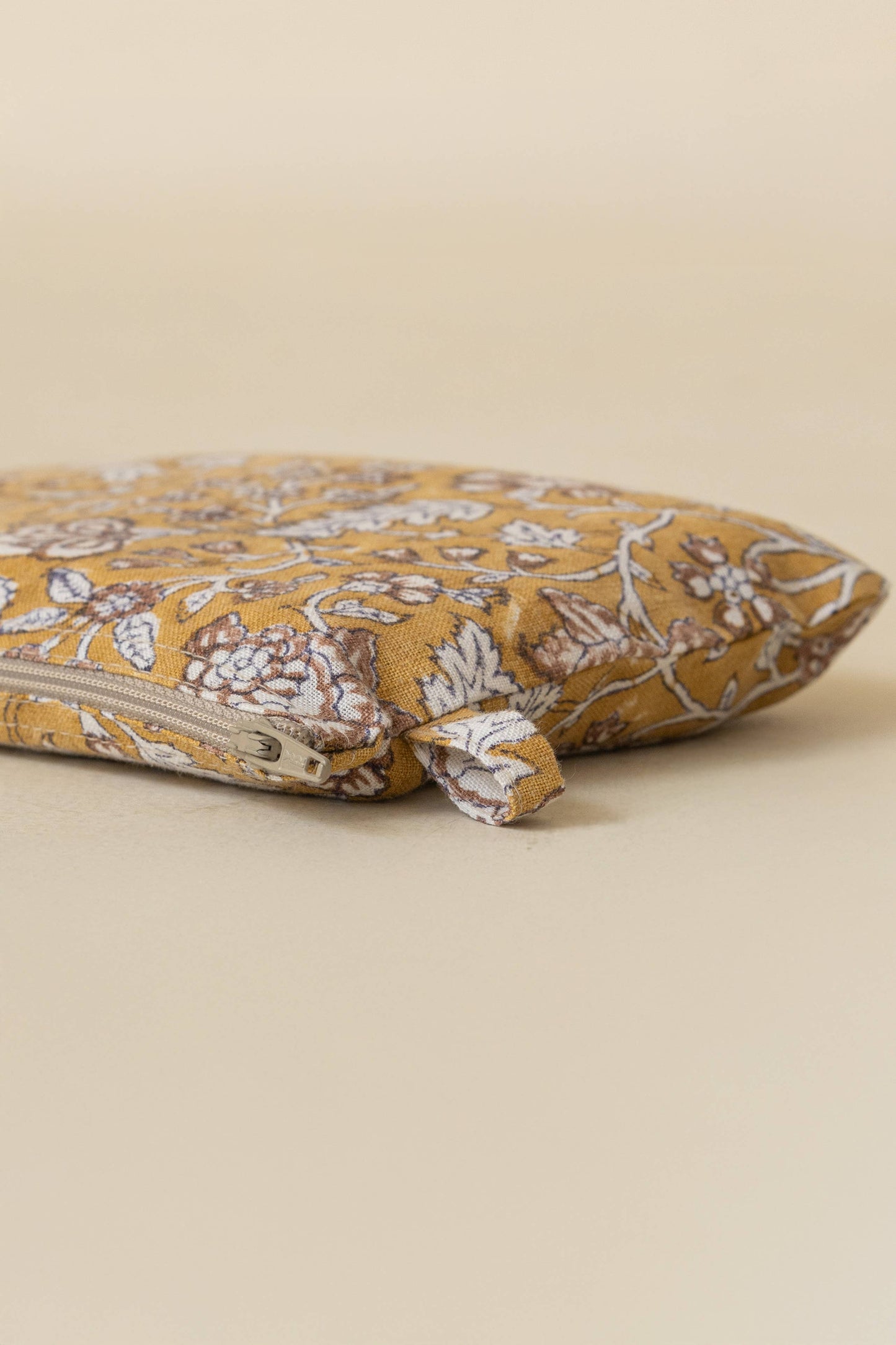 Linen Eska Small Pouch