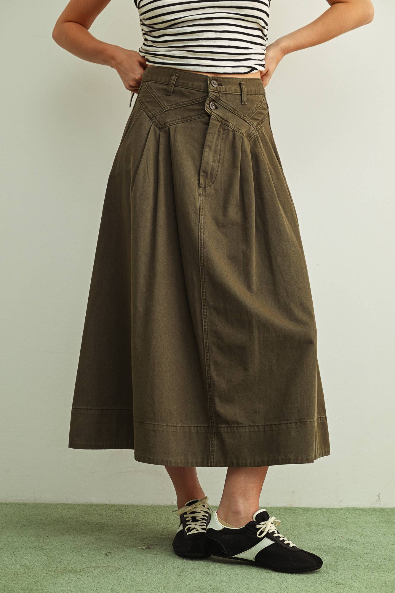 MINI PLEAT DETAILED LONG SKIRT
