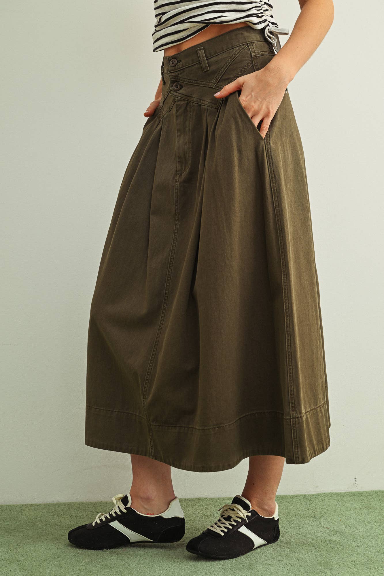 MINI PLEAT DETAILED LONG SKIRT