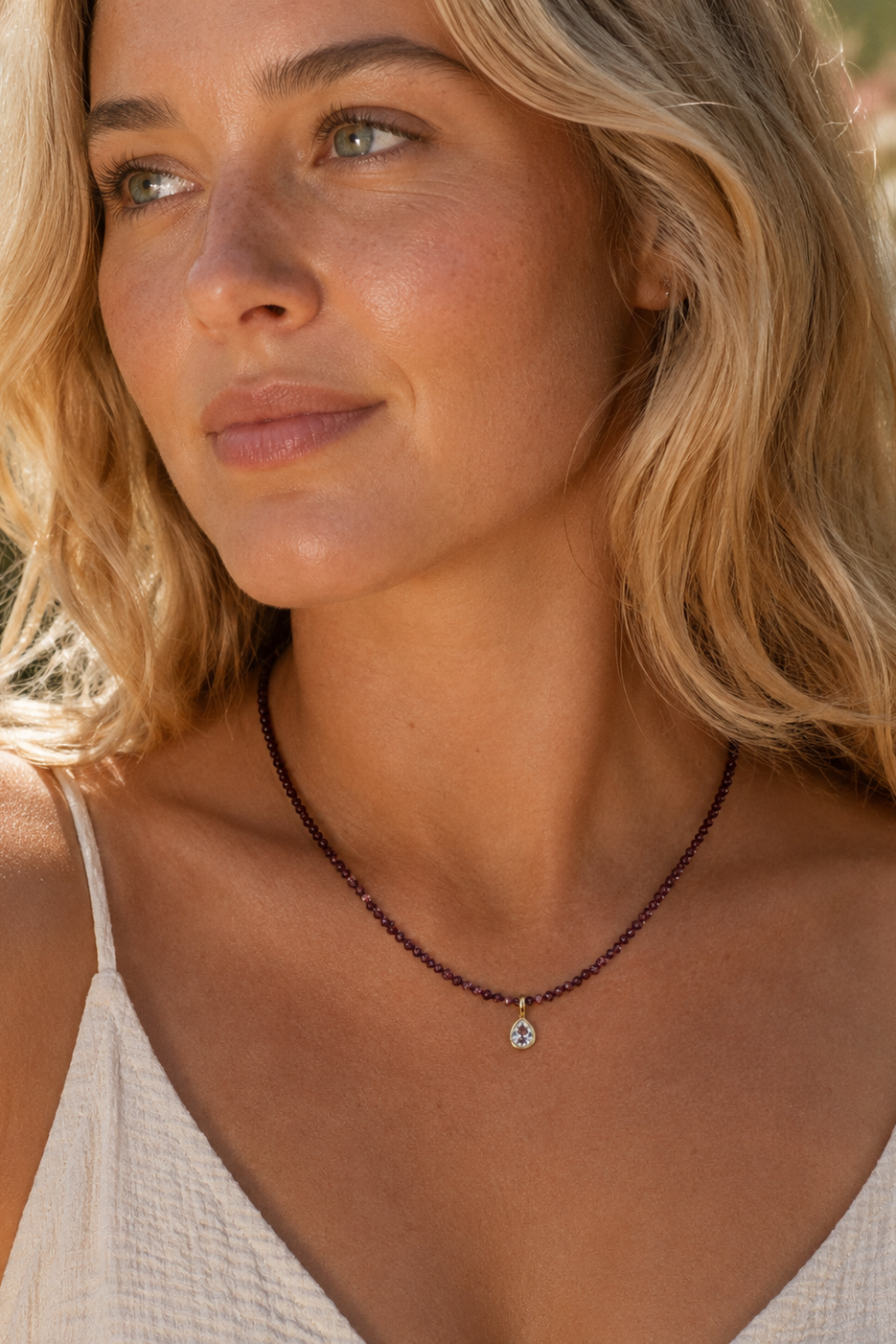 SMOKY BURGUNDY BEZEL NECKLACE