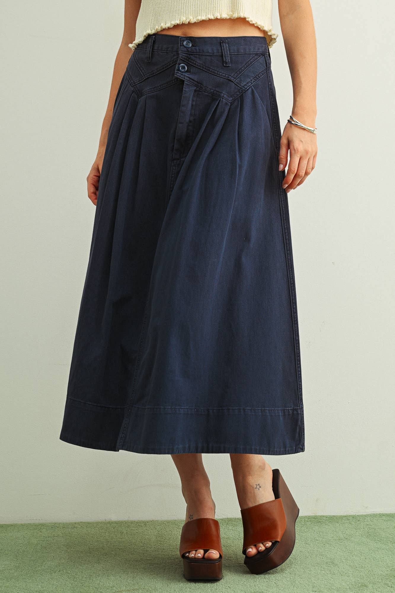 MINI PLEAT DETAILED LONG SKIRT