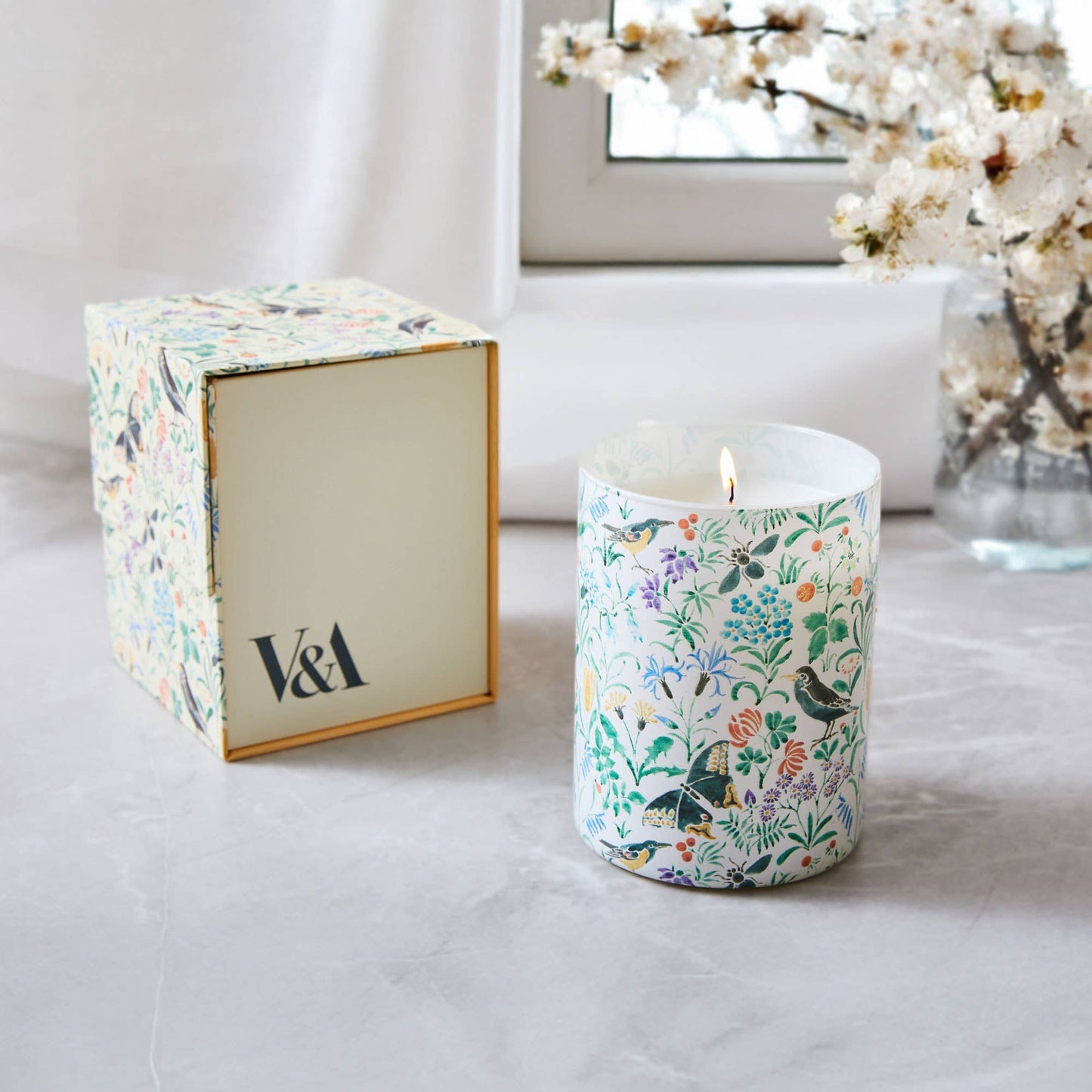 V&A Garden Party Candle, Grapefruit & Jasmine
