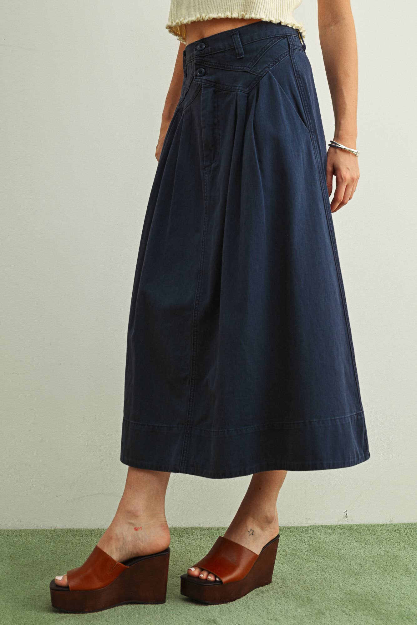MINI PLEAT DETAILED LONG SKIRT
