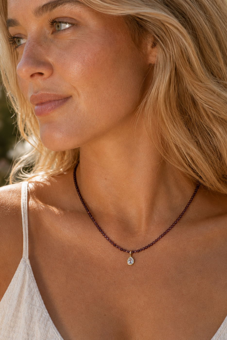 SMOKY BURGUNDY BEZEL NECKLACE