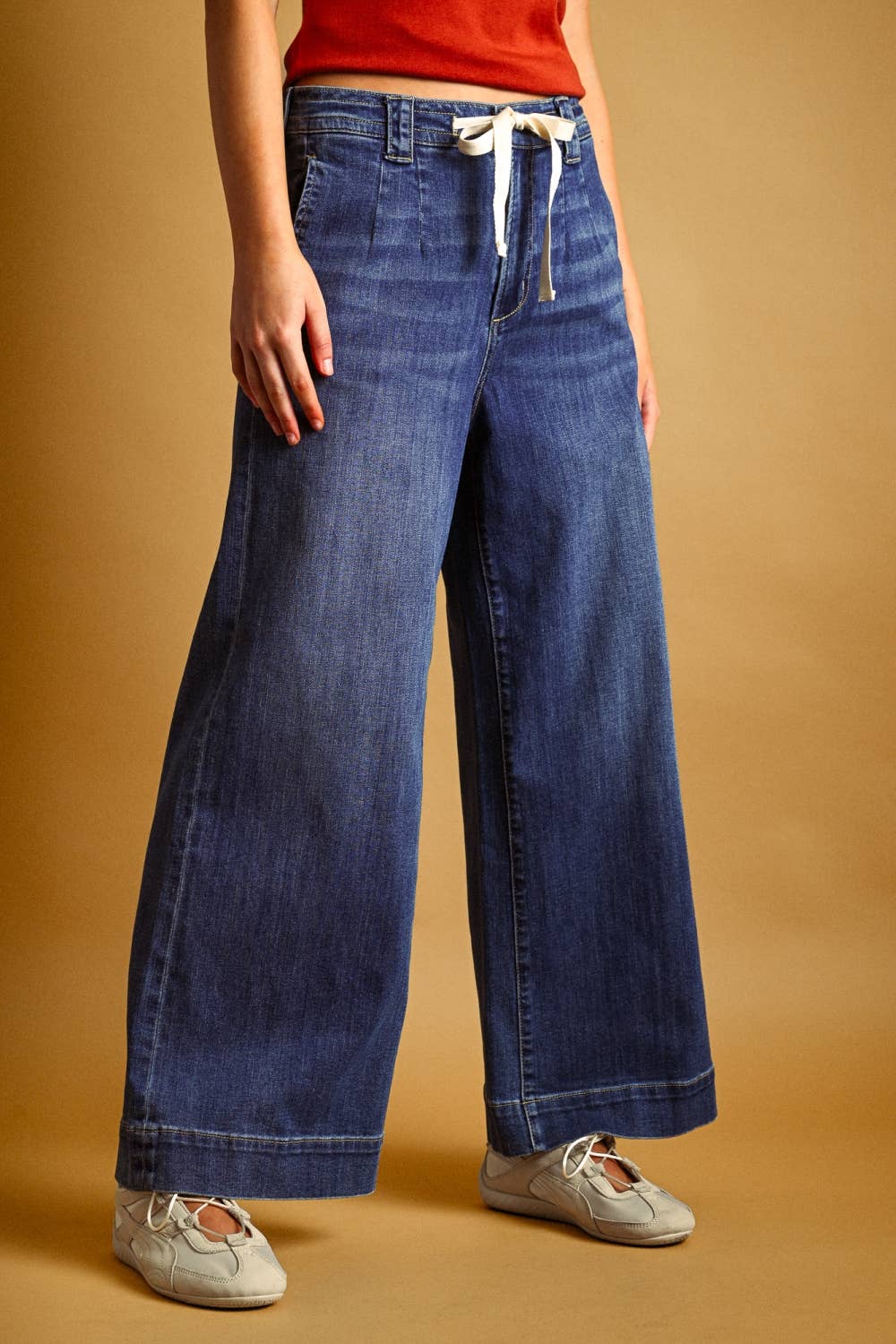DARK WASHED TIED IN FRONT DENIM PANTS
